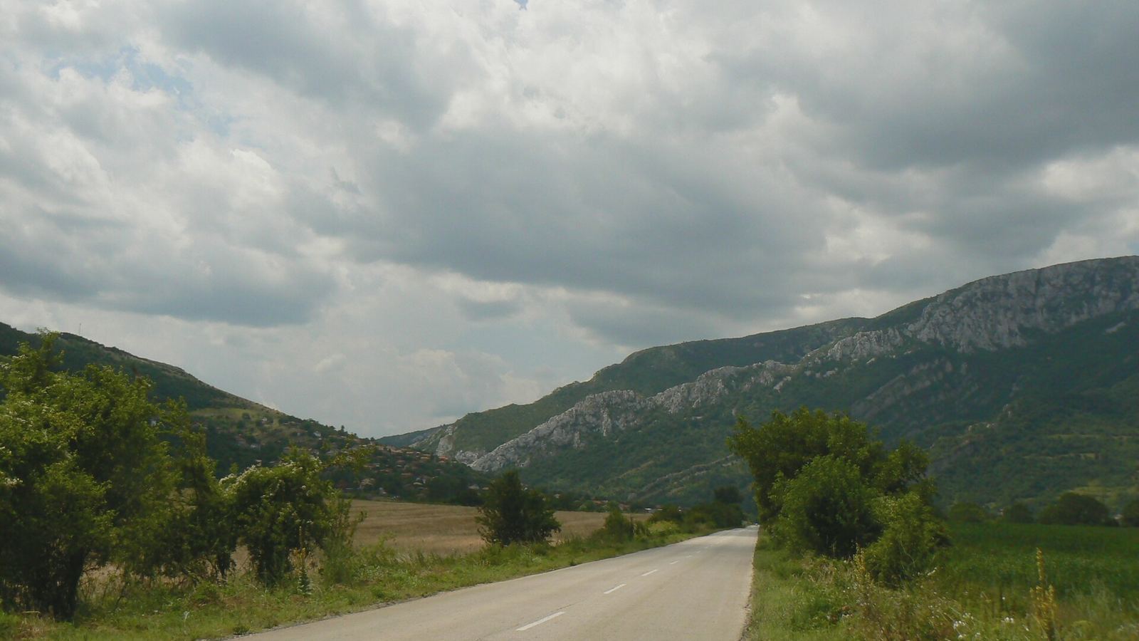 Country road between Reburkovo and Lyuti Brod toward the Ritlite rocks, Vrachanski Balkan, Bulgaria