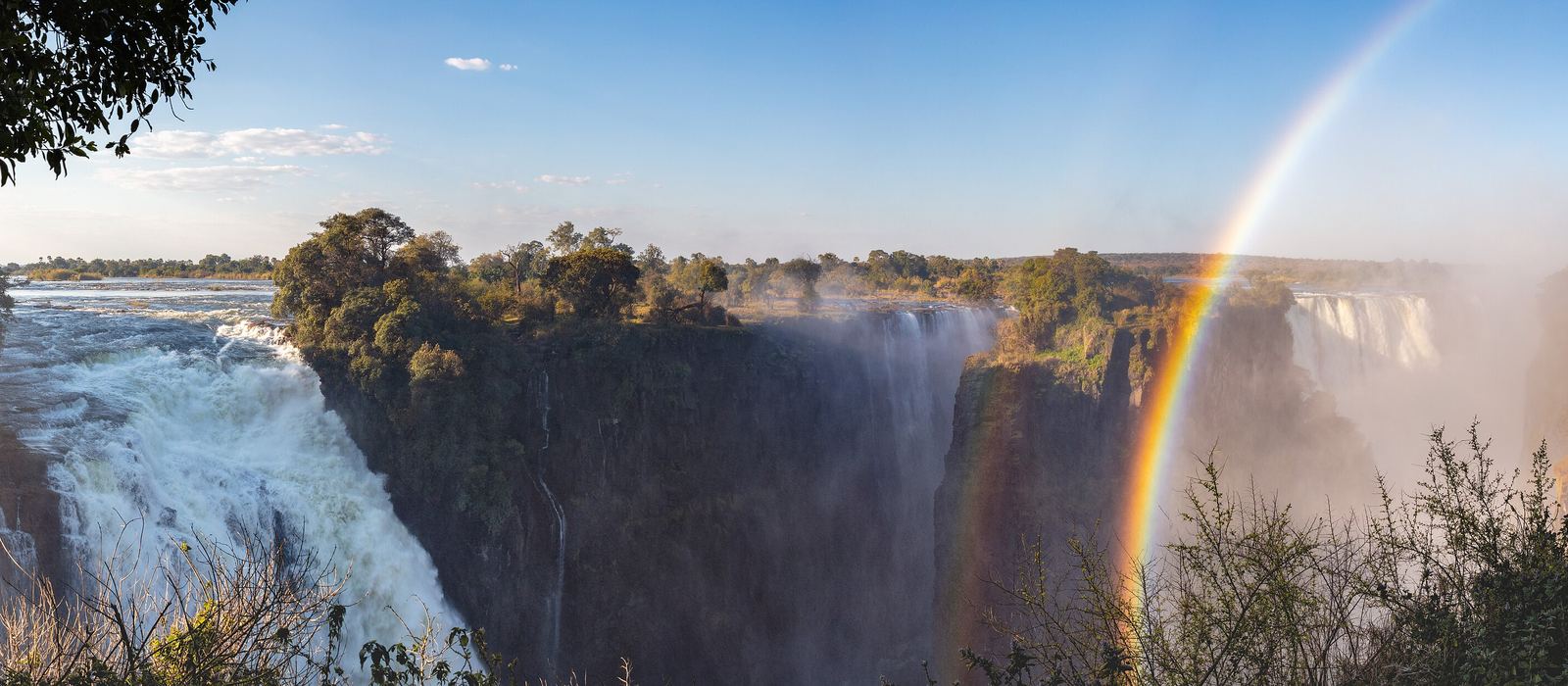 Le Cascate Vittoria con un arcobaleno sopra la gola
